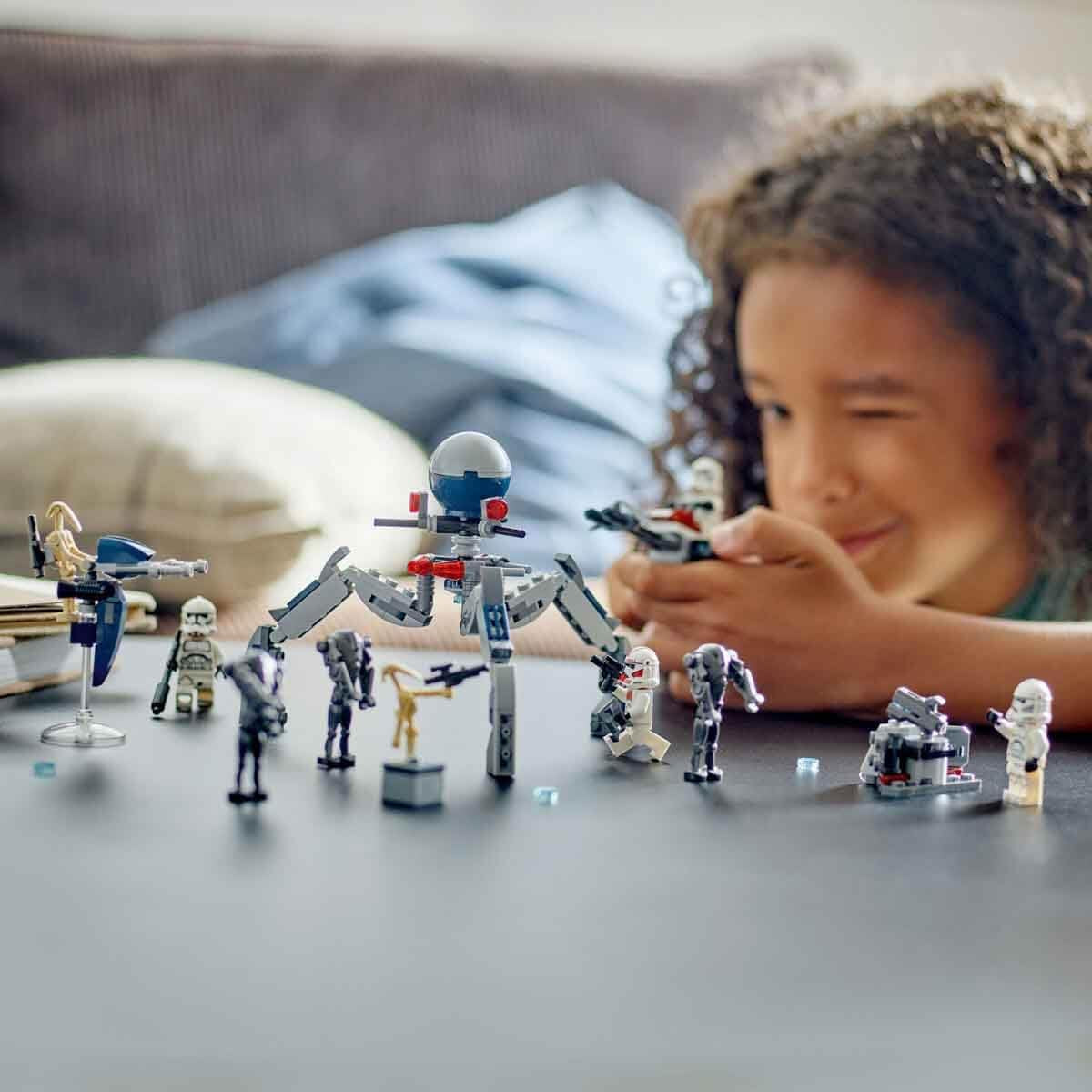 LEGO Star Wars 75372 Clone Trooper & Battle Droid Battle Pack, inkl. 4 minifigurer, 5 droider og speeder motorcykel med skydespil - Byggelegetøj til drenge og piger på 7+ Byggesæt Besuche den LEGO-Store