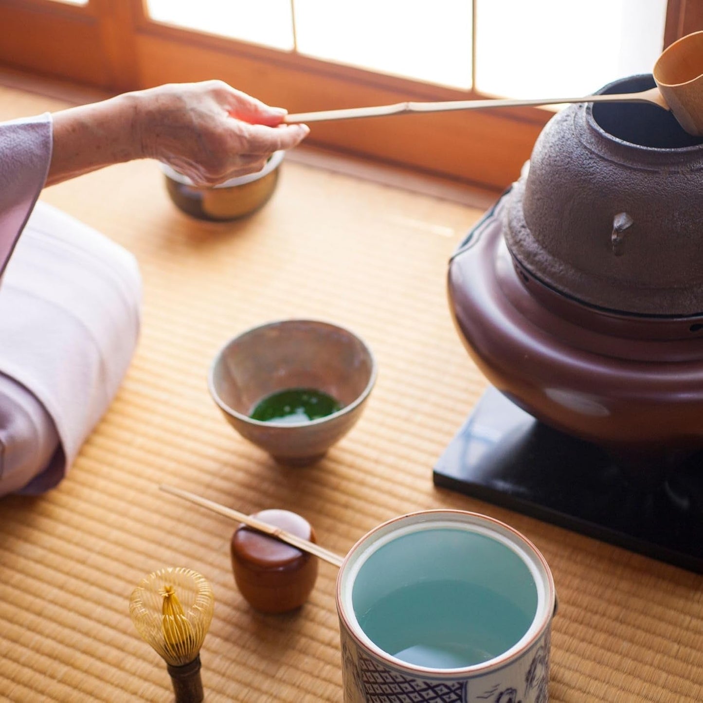 Sakura Matcha te 50 g - ceremoniel kvalitet fra Japan - Premium grøn te med Sakura blomsterpulver - Første høst, stenmalet, vegansk, ingen tilsætningsstoffer