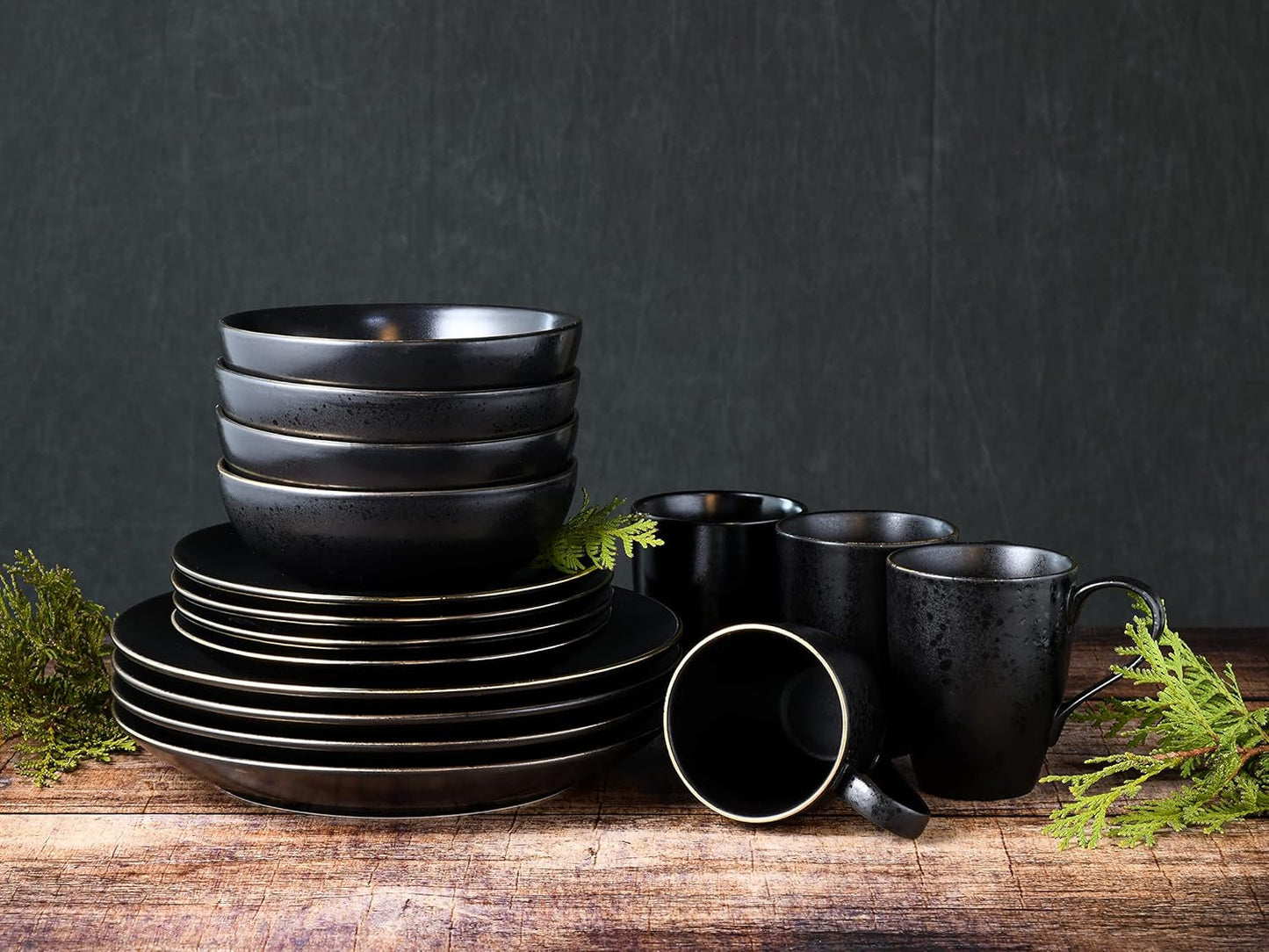 CreaTable, 22699, Industrial Gold BLACK Series, 16-delt porcelænssæt til 4, Porcelæn Combo Service, Tåler opvaskemaskine og mikroovn, Kvalitetsfremstilling