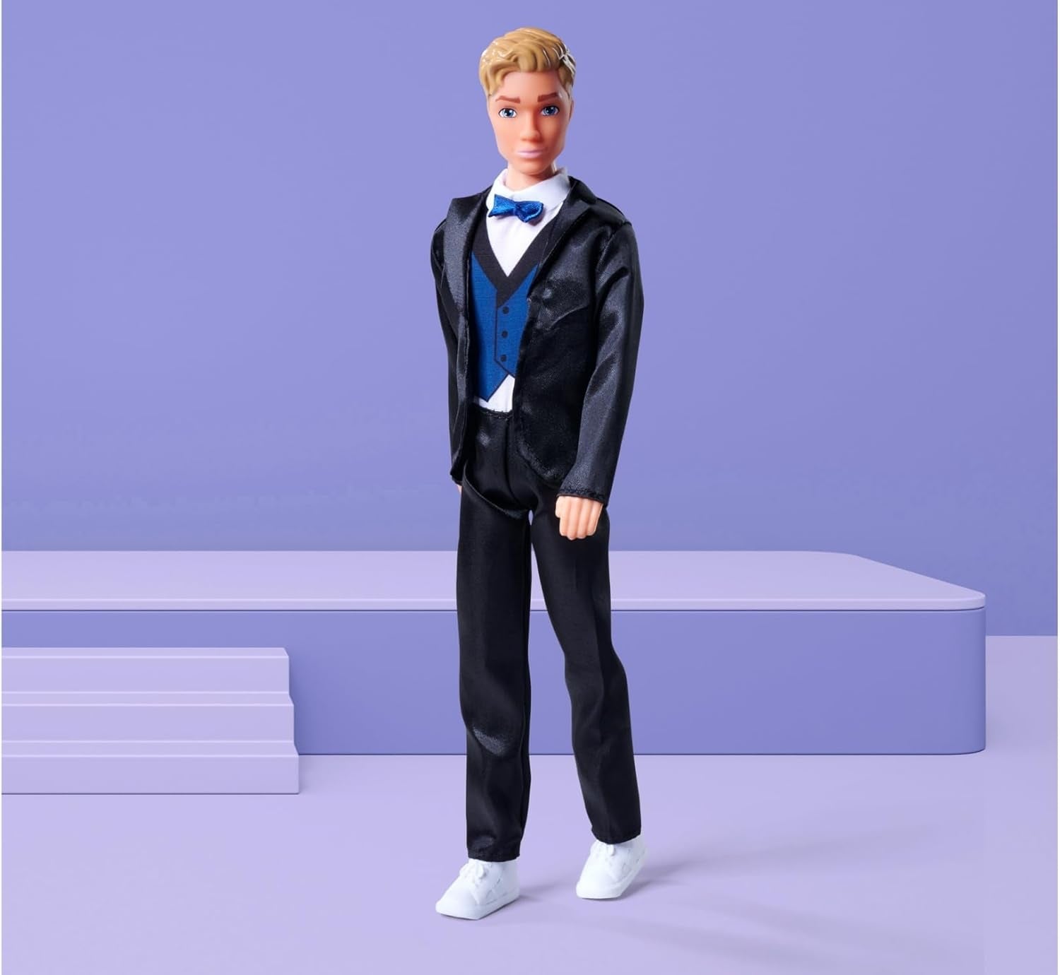 Simba 105733629 - Steffi Love Kevin Charmerende 30 cm dukke iført stilfuldt jakkesæt med sløjfe og vest, 3+