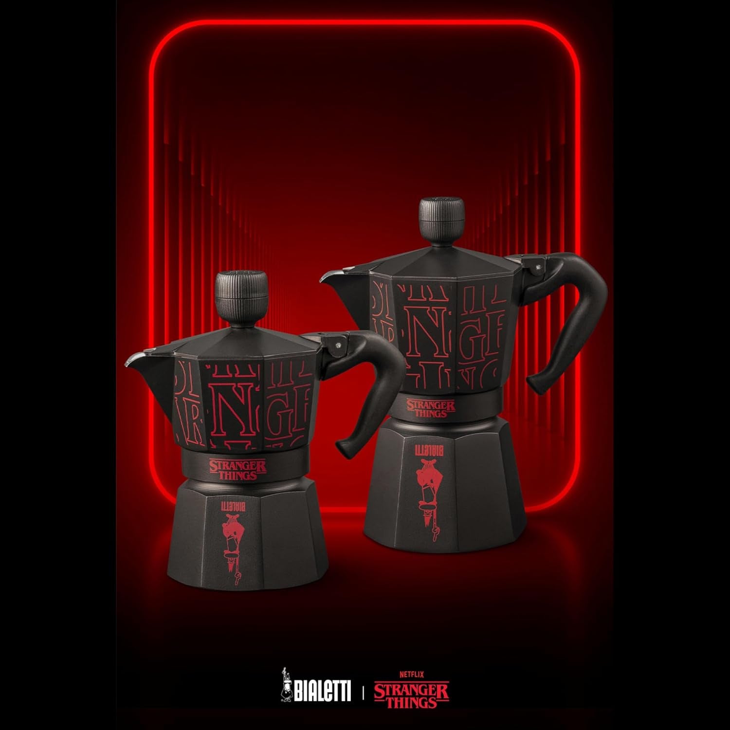 Bialetti Moka Express Stranger Things 3-kopps kaffemaskine, Musikknap med USB-C opladningsfunktion, Ikke egnet til induktionskogeplader, 3 kopper (130 ml), Sort