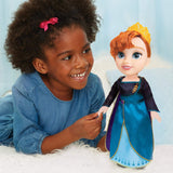 Disney Frozen 2 Anna Doll - en 35 cm høj poserbar dukke i en ikonisk modekjole med Arendelle-emblem og et diadem for ekstra sjov, til piger fra 3 år og opefter