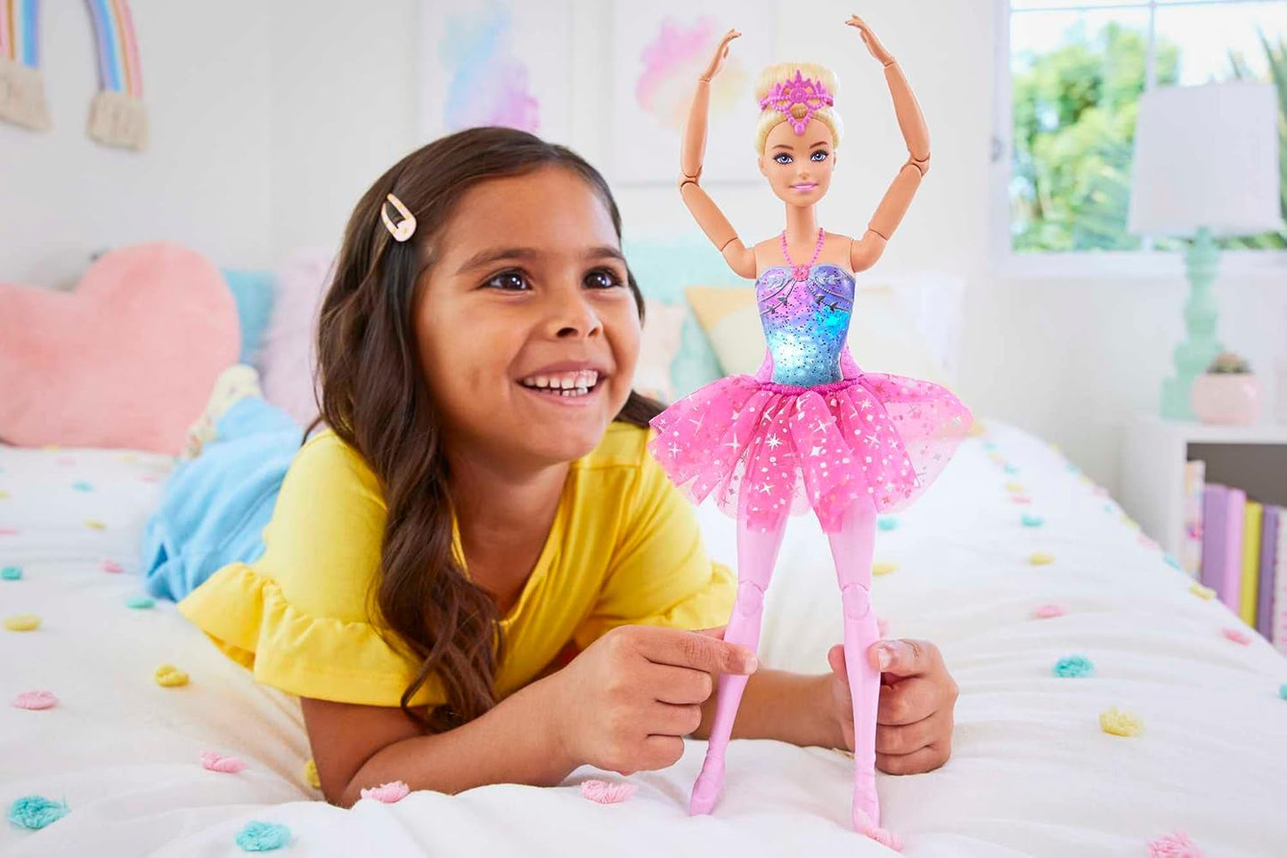Barbie Dreamtopia Magic Light Ballerina Doll med Pink Tutu og blond hår, 5 lys- og lydeffekter, Movable Barbie, 3 år og opefter, HLC25 Naty Shop Dolls