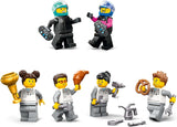 LEGO City F1 Garage med Mercedes-Amg og alpine racerbiler - Formel 1 racerbil med 2 førere og 4 mekaniske minifigurer - Gave til drenge og piger 7+ og fans 60444 Besuche den LEGO-Store byggesæt