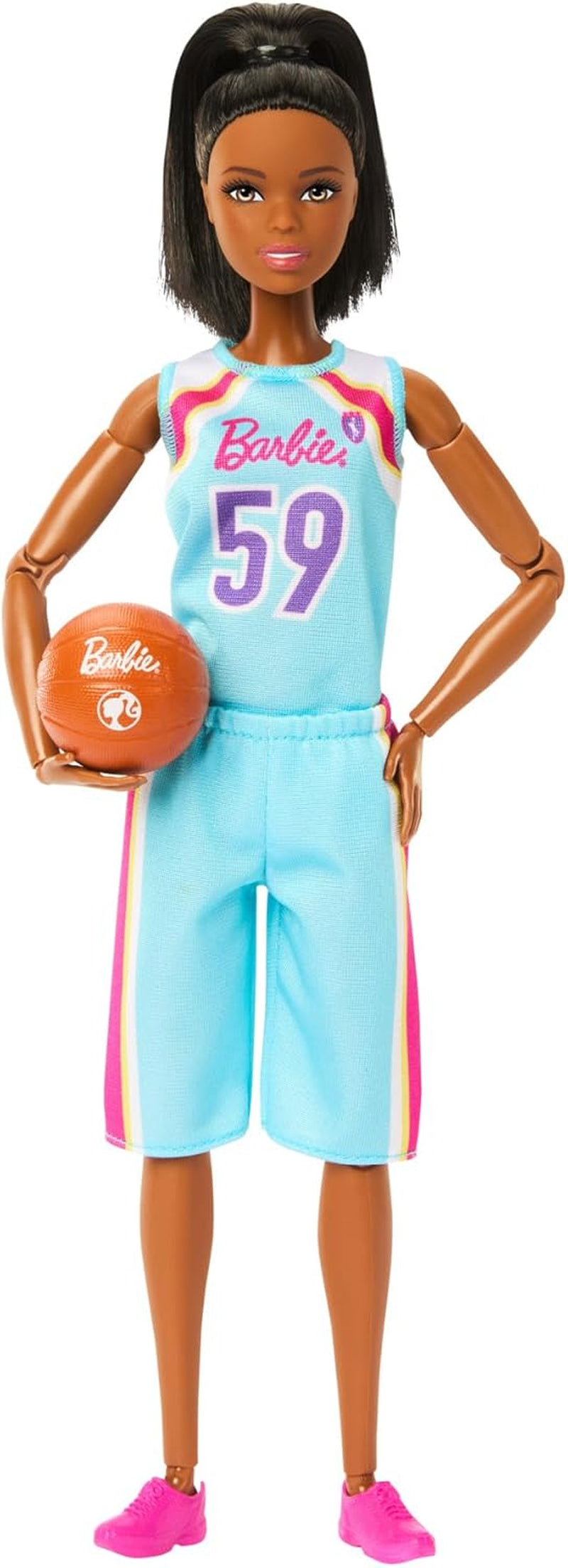 Barbie lavet til at flytte dukke og tilbehør, brunette basketballspiller med aftagelig sportskjole og bold, 22 led, HKT74