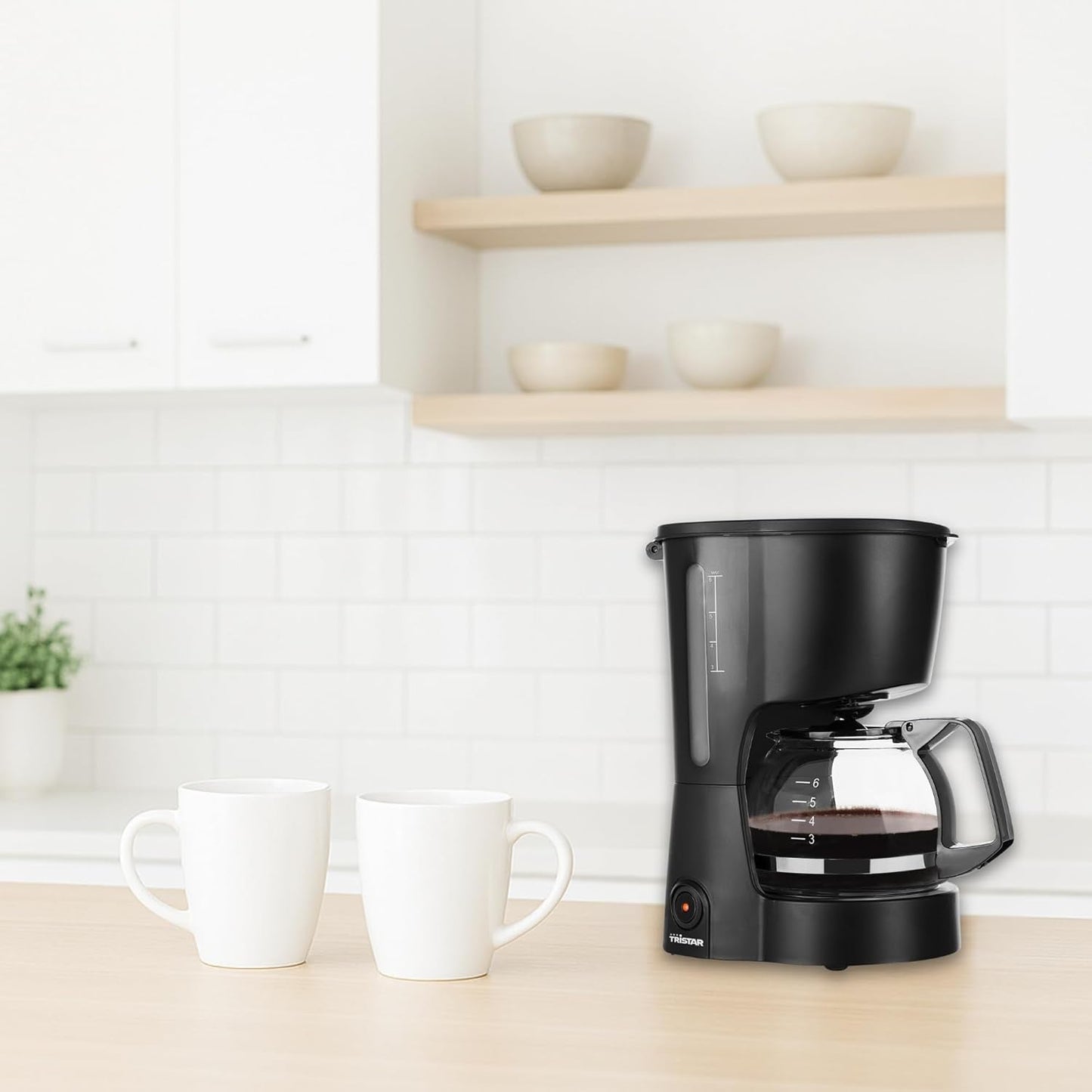 Tristar kaffemaskine, kapacitet 6 kopper, 600W, holde varm funktion, automatisk stop, permanent filter, anti-dryp system, kompakt og bærbar, nem at rengøre, CM-1246