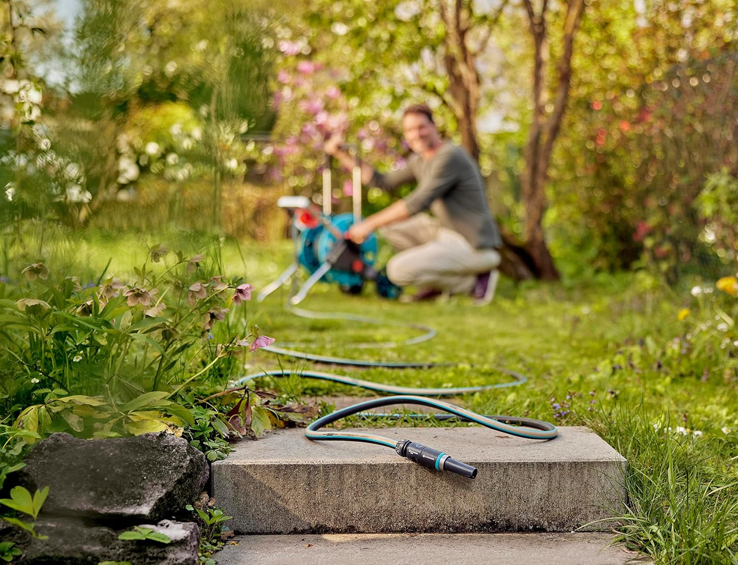 Gardena EcoLine slange 1/2 tomme, 20 m uden systemkomponenter: Bæredygtig haveslange lavet af genbrugsplast, fri for ftalater og forurenende stoffer, stærk grebsfunktion, frost- og UV-bestandig (18930-20)