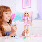 Barbie Dream Besties Festival Looks Set, med Barbie Malibu dukke med langt blondt hår til styling og over 10 aftageligt tøj og tilbehør, JGH87