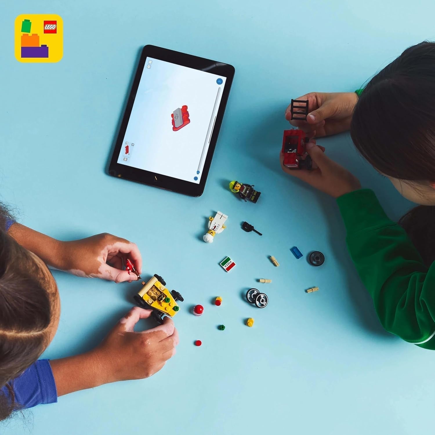 LEGO City Pizza Varevogn Vs. Pizzavogn - Sæbekasselegetøj til piger og drenge fra 5 år - Byggesæt med 2 chaufførminifigurer - Fødselsdags- og feriegave 60458 Byggesæt Besuche den LEGO-Store