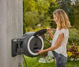 Gardena PowerRoll XXL Solo ledningsfri vægslangeboks: Automatisk slangetromle med 40 m haveslange, slangeføring og rullekontrol, batteridrevet, UV- og frostbestandig (18647-55)
