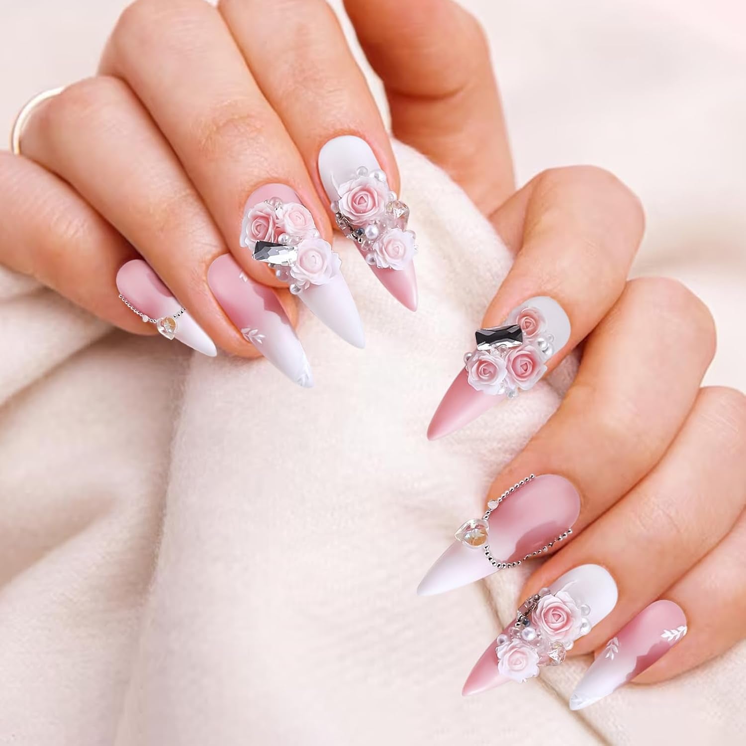 300 Stück Niedlich Blume Nail Charms, 3D Resin Blomster Camelie Rose Nägel Charms Mit Perle, Gemischt Größe Bunte Flower Nägel Deko Für Frauen Nail Art Zubehör