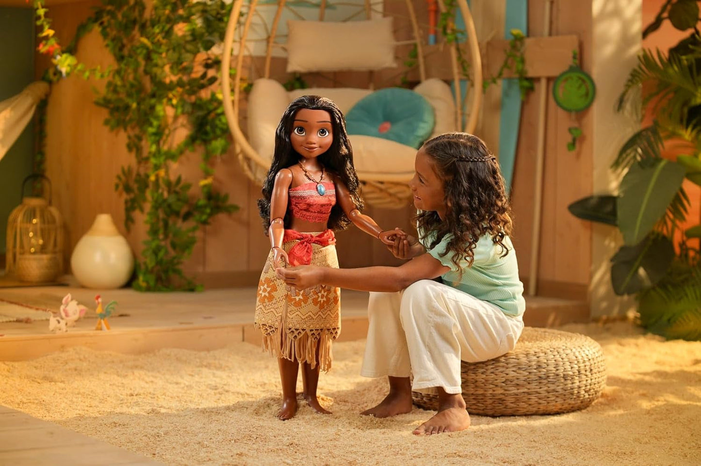 Disney Princess Vaiana, 80 cm stor Spielpuppe von Jakks Pacific, bewegliche Puppe, mit Bürste zum Kämmen ihrer wellligen Locken, vom Film inspireret Kleid, abnehmbare Halskette mit Anhänger
