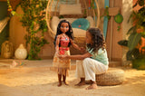 Disney Princess Vaiana, 80 cm stor Spielpuppe von Jakks Pacific, bewegliche Puppe, mit Bürste zum Kämmen ihrer wellligen Locken, vom Film inspireret Kleid, abnehmbare Halskette mit Anhänger