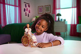 Mattel Wicked Nessarose modedukke og tilbehør, inklusive kørestol, med krøllet brunt hår, forskellige positurer og aftagelig boldkjole, HXY36