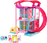 Barbie Chelsea Playhouse - 3 transformerende etager, hemmelige legeområder, elevator, pool, rutsjebane, 2 kæledyr og 20+ tilbehør, til 3+, HHX44