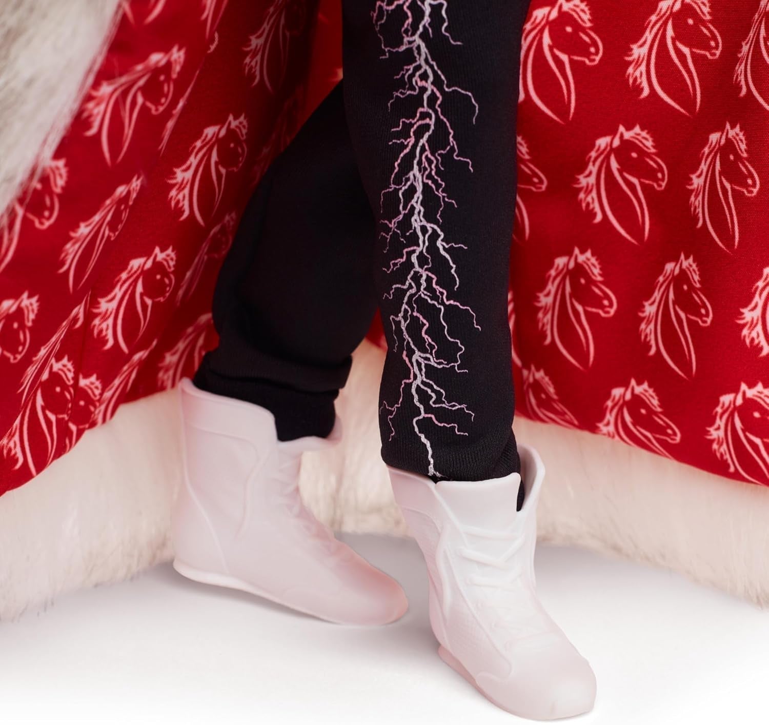 Barbie the Movie Collectible Ken-dukke iført kunstpelsoverfrakke og sort frynsevest med bandana, HRF31 Naty Shop-dukker