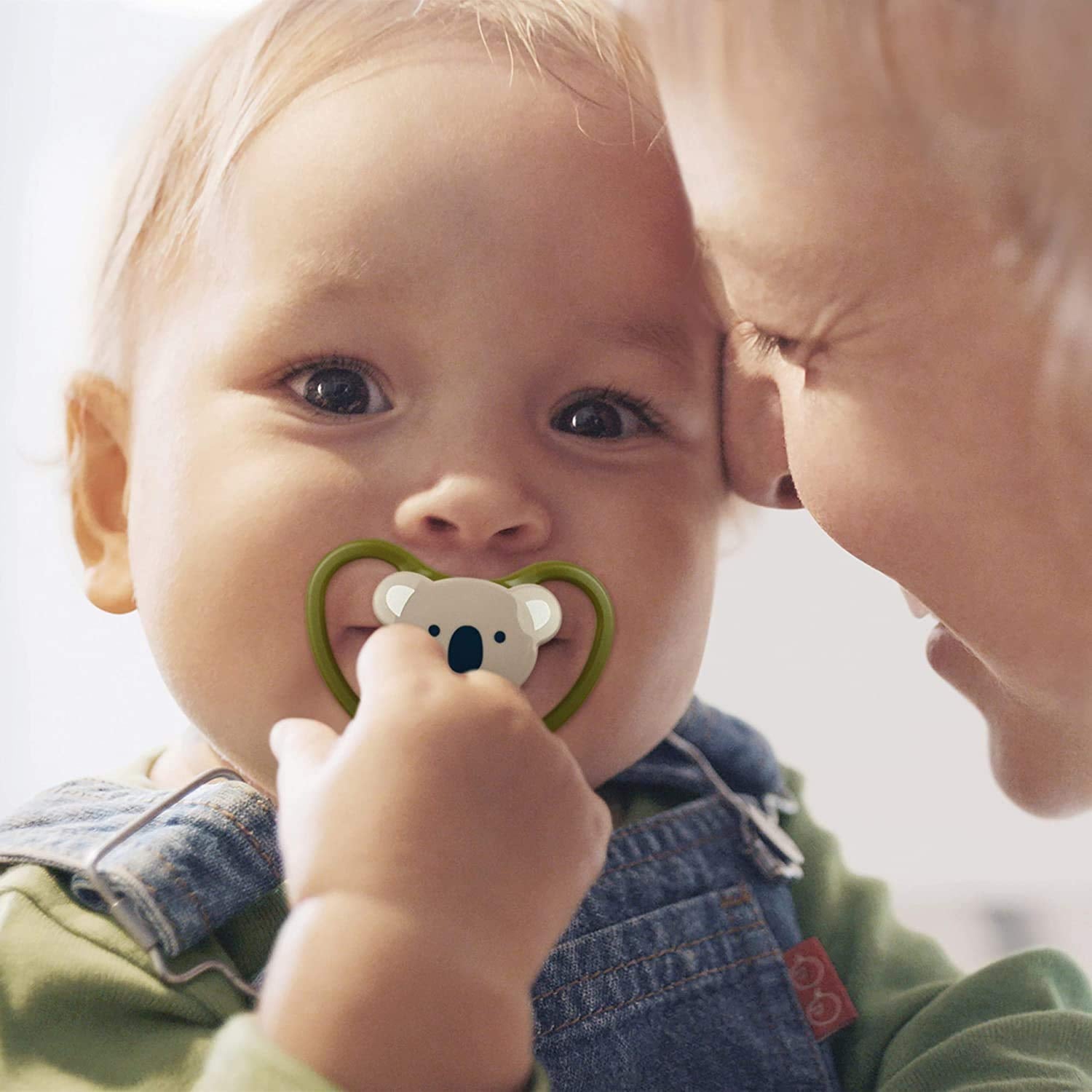 NUK Space baby sut 6-18 måneder, ekstra store åbninger til følsom hud, BPA fri silikone, zebra mønster, 2 stk.