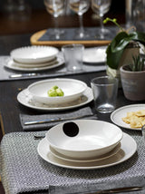 Grafisk bordservice, 18 dele til 6 personer, porcelæn, hvid