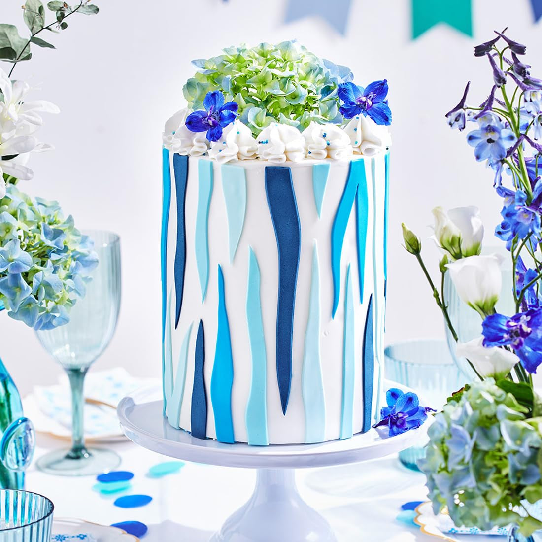 FunCakes Baby Blue Rolled Fondant: Nem at bruge, glat, fleksibel, blød og bøjelig, perfekt til kagedekoration, halal, kosher og glutenfri. 1 kg Naty Shop sukkerpasta