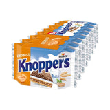 Hvide og sorte Knoppers – 8 x 25 g – Vaffelskiver fyldt med mørke kakaoblater, stykker af sorte kiks, mælk og nougatcreme