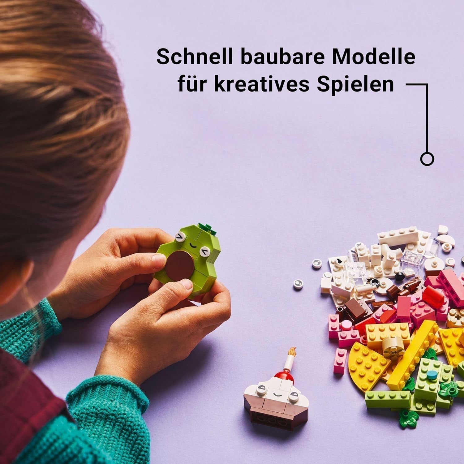 LEGO Classic Creative Snack Byggesjov, Madlegetøj til fantasifuldt rollespil, Byggesæt til drenge og piger 4 år, Cupcake, Avocado, Popsicle og Taco 11039 Byggesæt Besuche den LEGO-Store