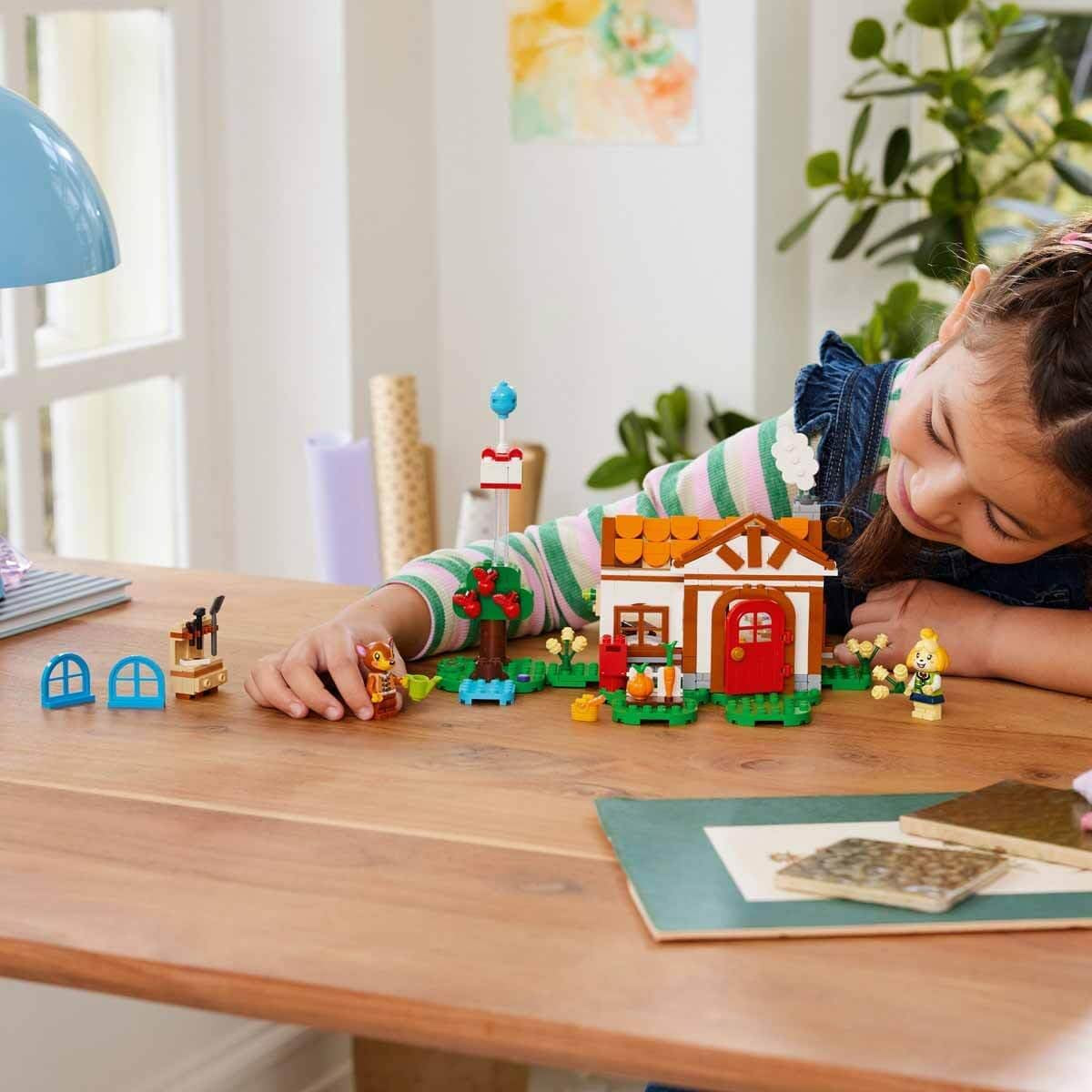 LEGO Animal Crossing Nook's Shop og Sophie's House sæt, kreativt legetøj til børn med 2 minifigurer fra videospilserien, gave til piger og drenge fra 7 år 77050 Byggesæt Besuche den LEGO-Store