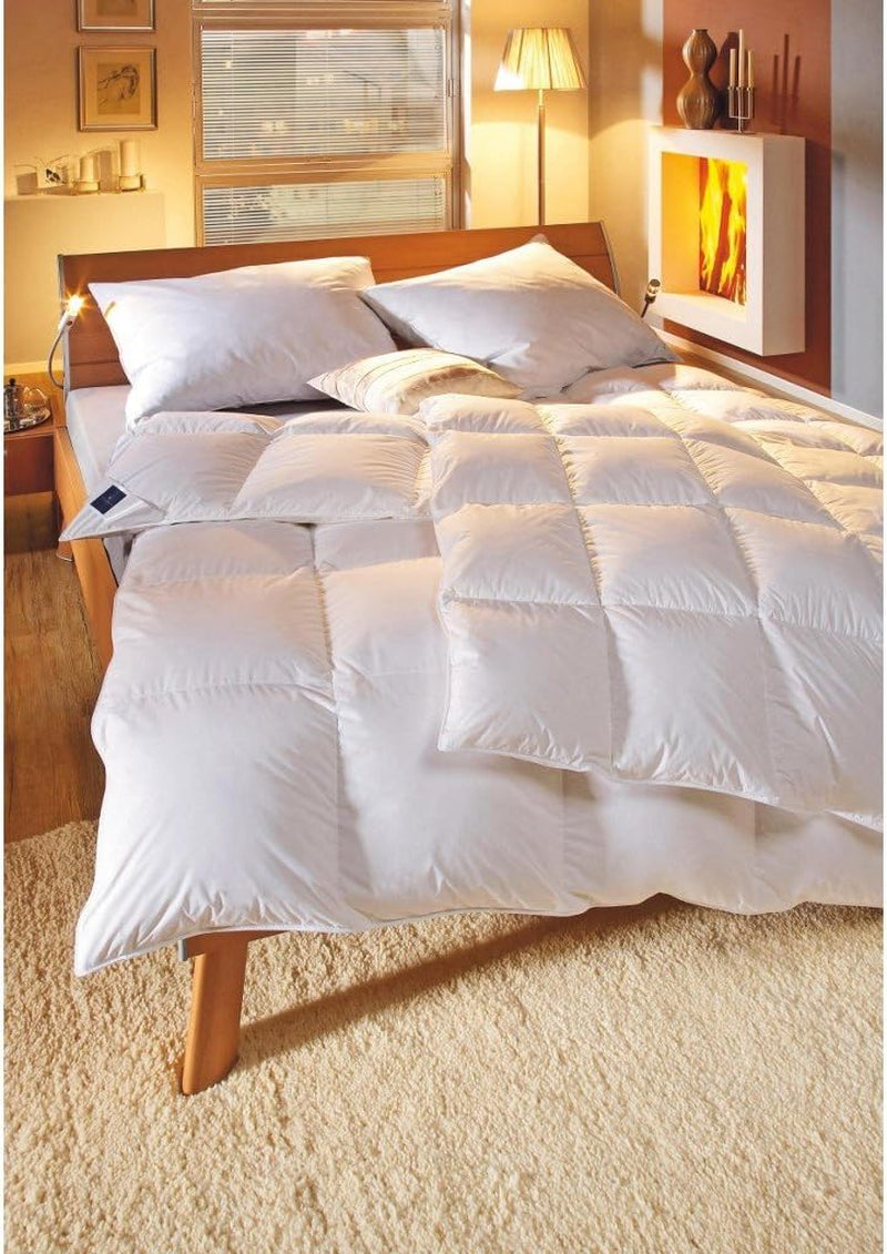 Billerbeck Pude E04 Gold Edition 15 Med fast støtte - 80 X 80 Cm - Dunpude Velegnet til Allergi Med Blødt Betræk Naty Shop Standard Puder