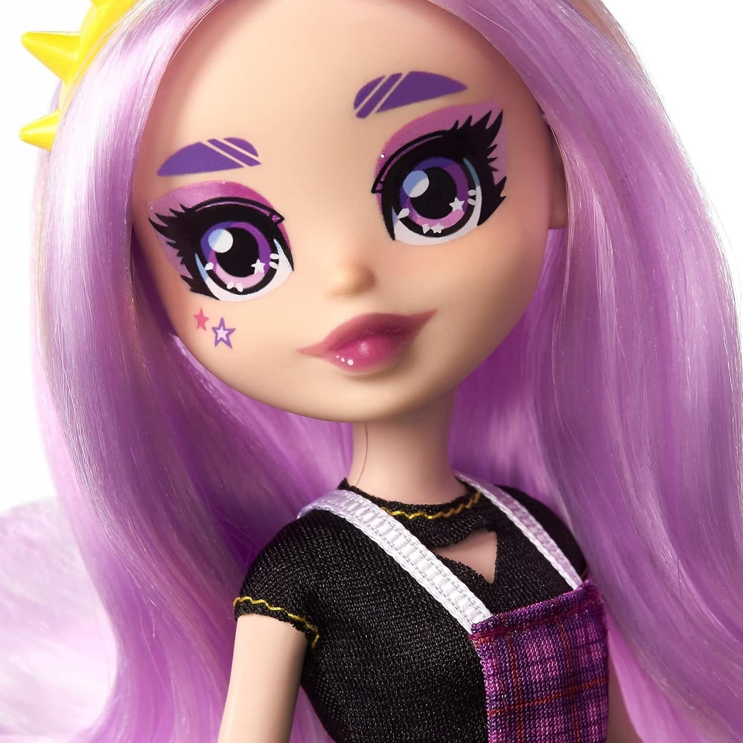 Mattel Hello Kitty GWW98 - Sanrio Badtz-Maru Figur og Jazzlyn Puppe (ca. 25,4 cm) med Kleidung og tilbehør, lange hår og trendy outfit, tolles Geschenk für Kinder ab 3 Jahren