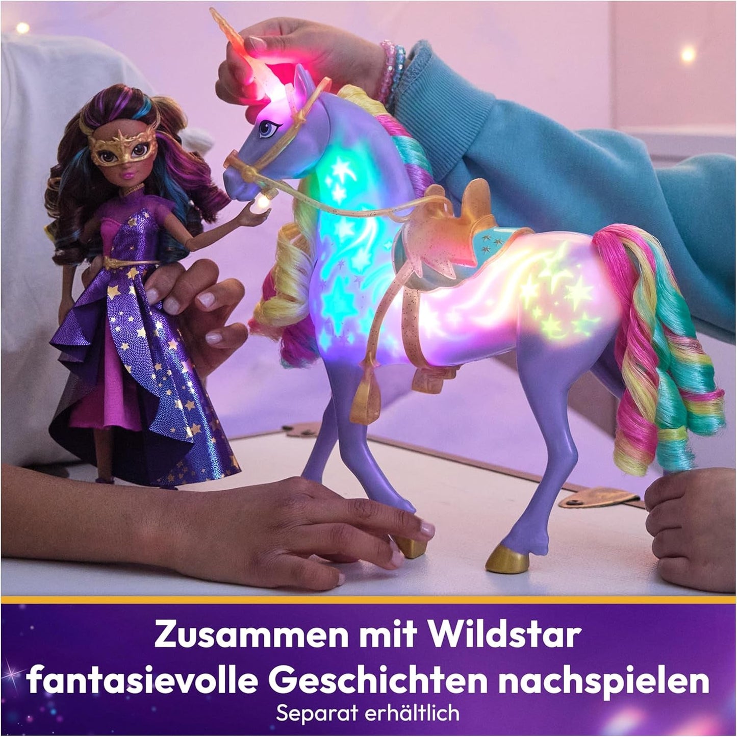 Unicorn Academy Deluxe Masquerade Ball - Sophia Original Doll fra den populære Netflix-serie, 24 cm høj, med 2 outfits og tilbehør, fra 4 år og opefter