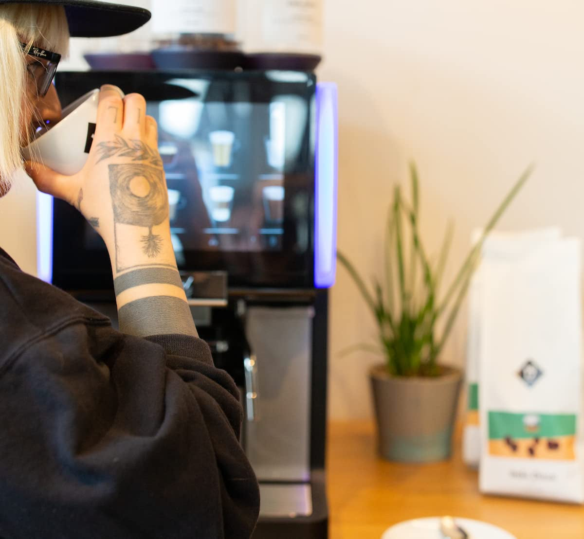 Italo Disco Espresso | 250 g Bohne gås | fair og bæredygtig | frisch geröstet | 100% Arabica Kaffeebohnen | specialkaffe | 19 gram Kaffeerösterei