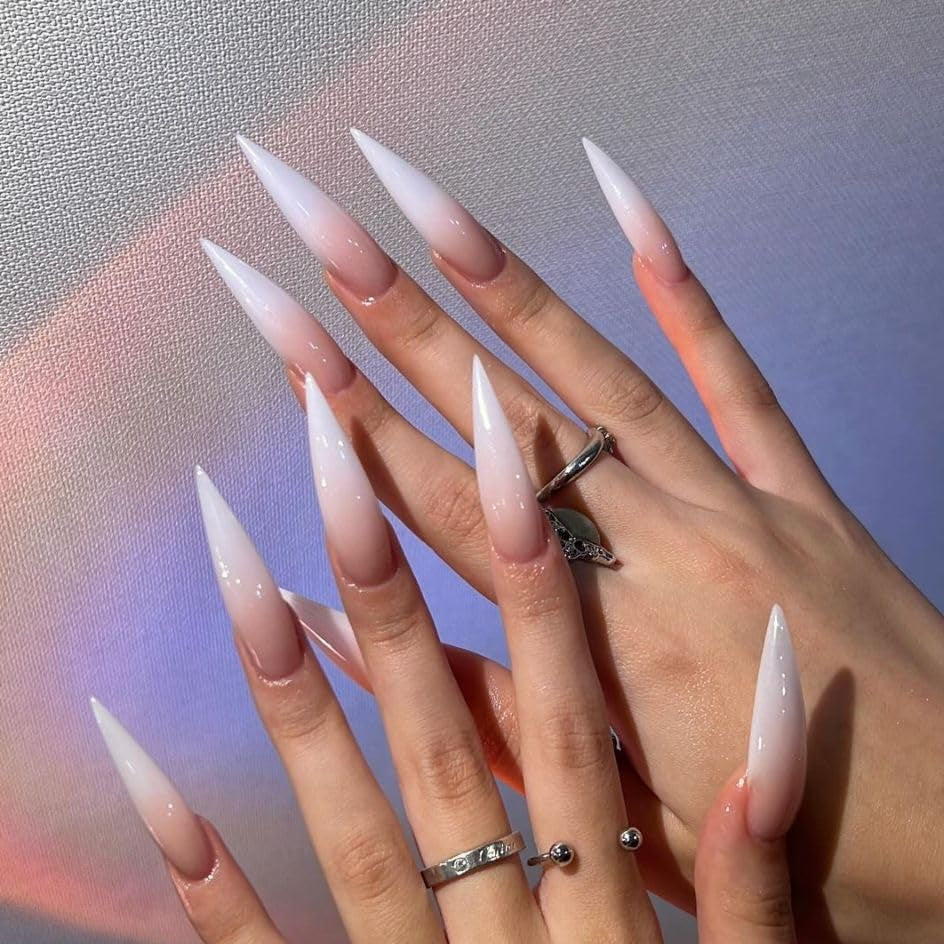 Moonglow Lange Negle Stiletto Mælkehvid Pink Gradient Glitter Cool falske negle med lim Pink Ombre Glitter Kunstige negle