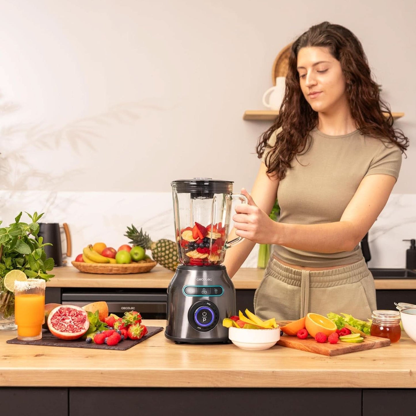 Cecotec Standmixer Power Black Titanium 2200MAX Smooth, 2200 W Maximale Leistung, 6 Klingen Aus Edelstahl, Ice-Crush-Funktion, Turbo- Og Smoothie-Funktion, Autoclean-Funktion Køkken Naty Shop