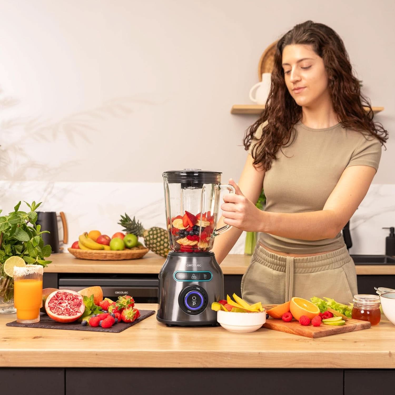 Cecotec Standmixer Power Black Titanium 2200MAX Smooth, 2200 W Maximale Leistung, 6 Klingen Aus Edelstahl, Ice-Crush-Funktion, Turbo- Og Smoothie-Funktion, Autoclean-Funktion Køkken Naty Shop