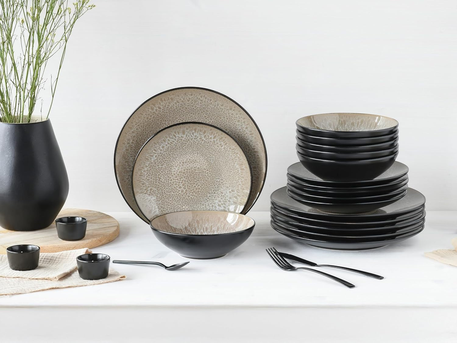 CreaTable, 24464, Malmø Beige-serien, 18-delt porcelænssæt til 6, tallerkensæt af stentøj, Tåler opvaskemaskine og mikroovn, Kvalitetsfremstilling