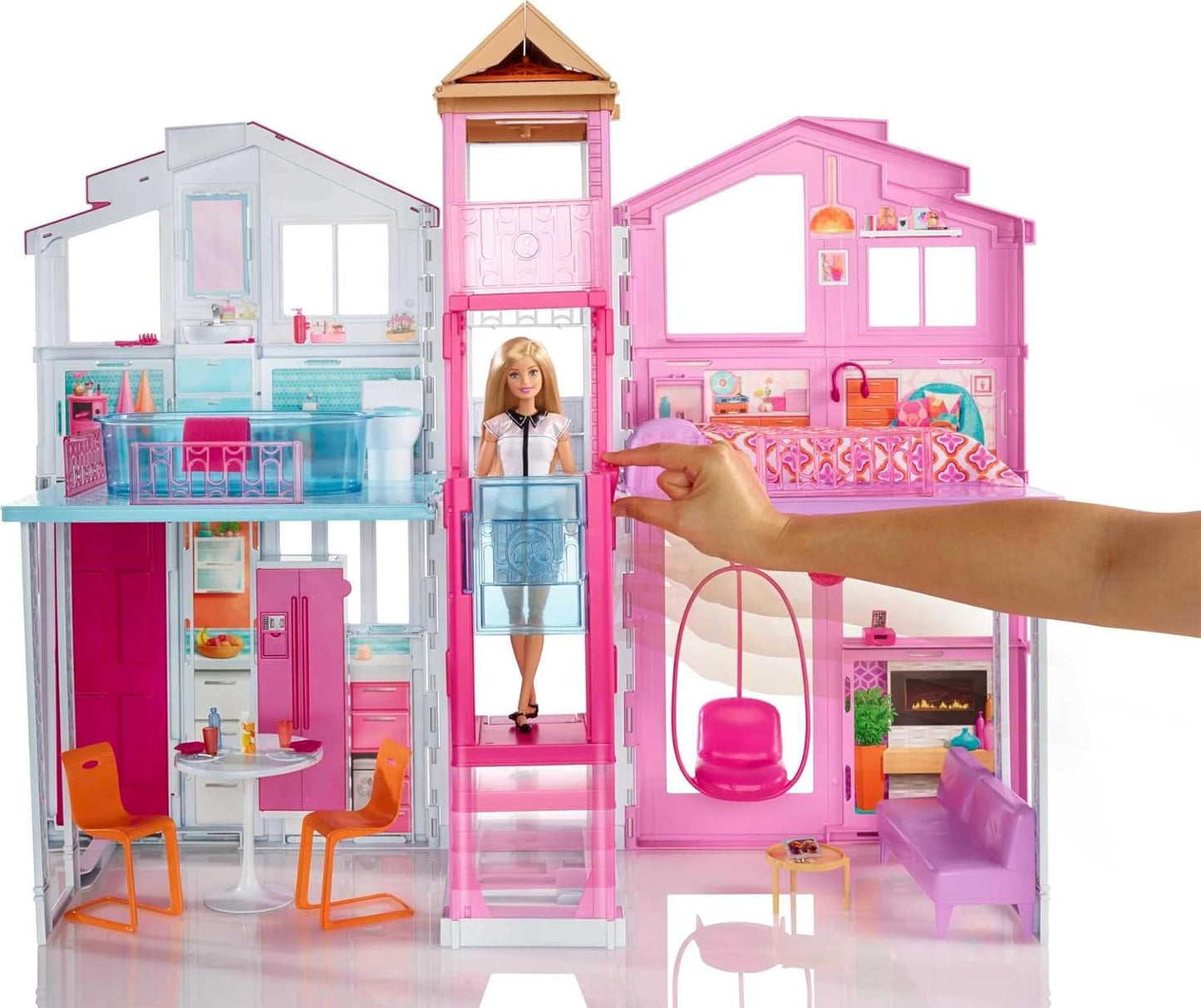 Barbie Dream House, 3-etagers 5-værelses rækkehus, inkluderer tilbehør som møbler, sammenfoldelig og opbevaring, legetøj for alderen 3 og opefter, DLY32