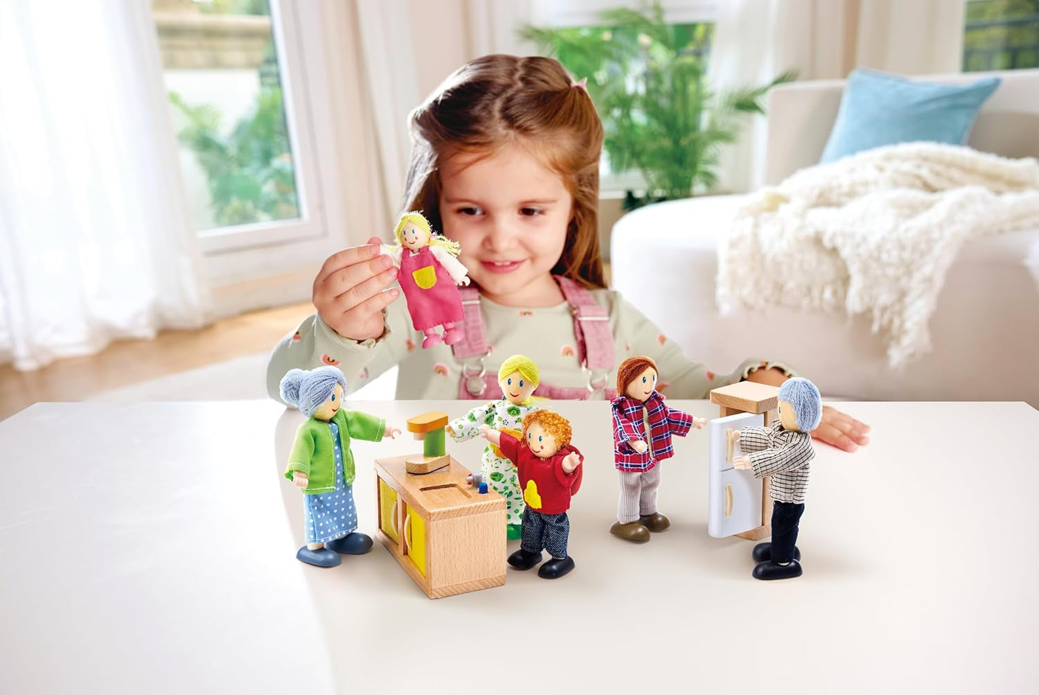 Hape Dukkefamilie prisvindende dukkehussæt, unikt trædukkehustilbehør, fantasifuld leg, 6 dukkefamiliemedlemmer, fra 3 år og opefter