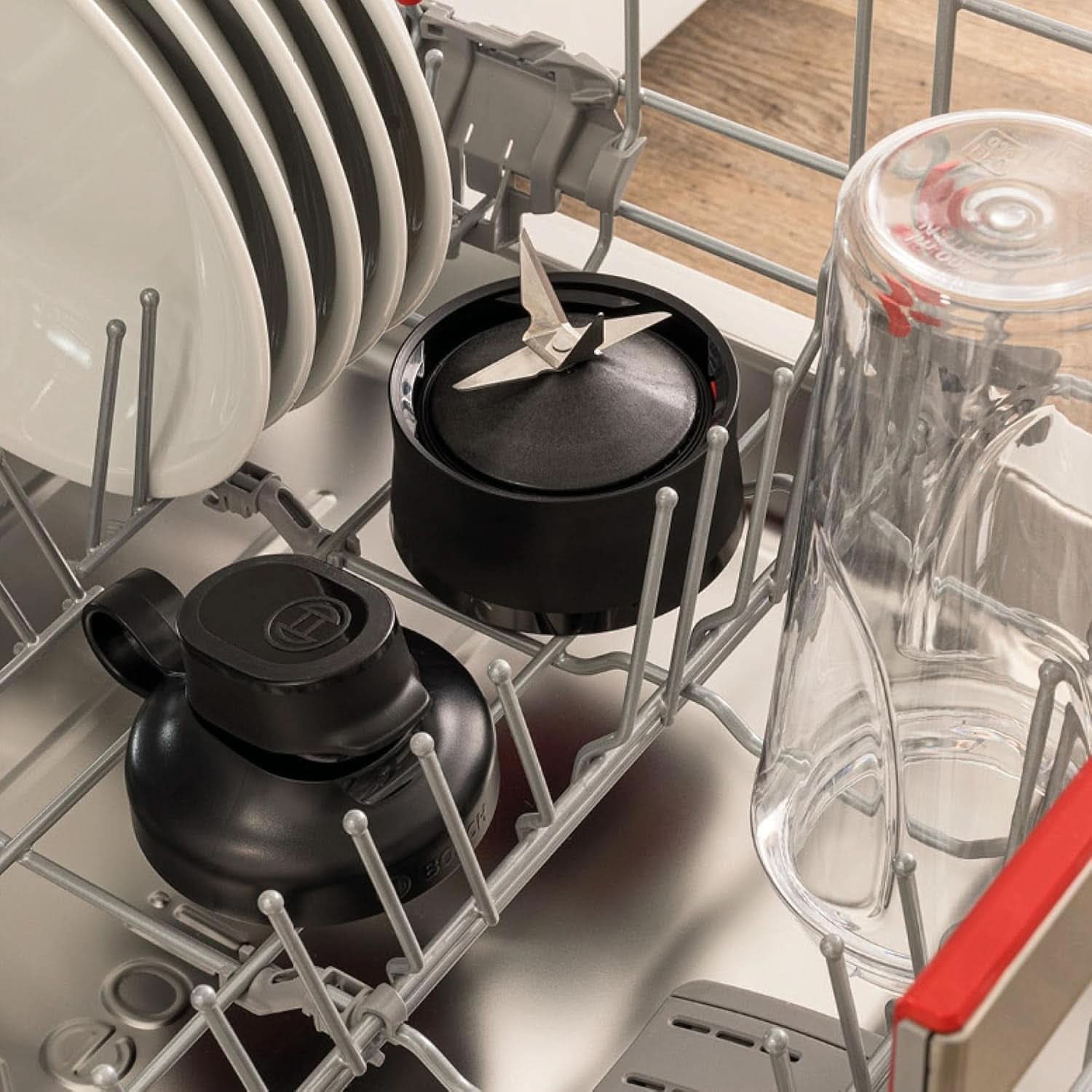 Bosch Mini-Standmixer Vitapower Serie 2 MMB2111S, Highspeed-Mixer, Bis Zu 40.000 Rpm, Tritan Togo-Flasche 0,6 L, Trinkdeckel, Bruchsicher, Spülmasch.Geeignete Teile, 450W, Silber/Schwarz Kitchen Naty Shop