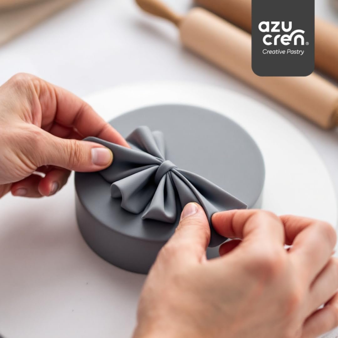 Azucren, Roll Fondant, Roll Fondant Grå, Nem at bruge, Glat, Fleksibel, Blød og bøjelig, Perfekt til kagedekoration, Halal, Kosher, Glutenfri, Citronsmag (250 G) Naty Shop Sukkerpasta