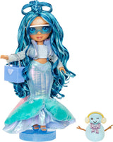 Rainbow High Winter Wonderland - Skyler (blå) - 28 cm Hidden Magic Water Accumulating Snow Fashion Dukke med Snowman Set, velegnet til 4-12 år gamle børn og samlere Naty Shop Dolls