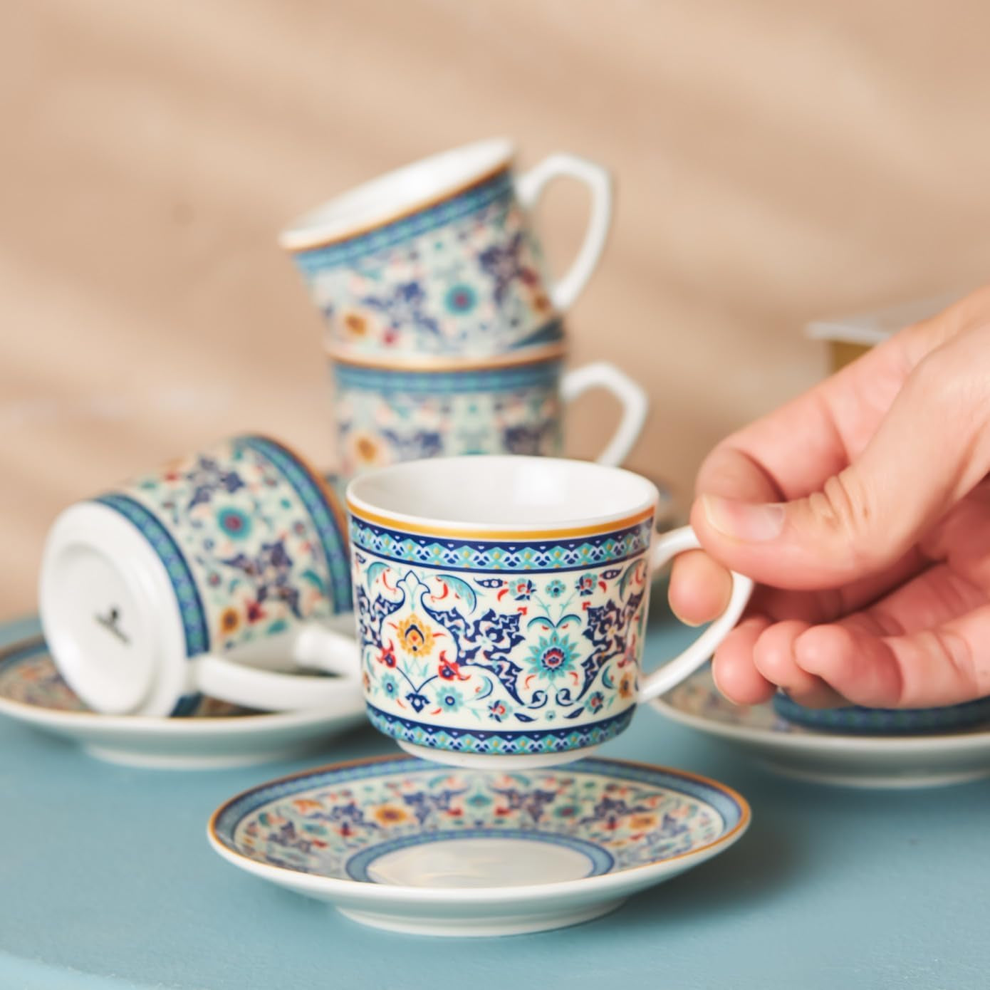 KARACA Beylerbeyi - 12 stykker tyrkisk kaffekopsæt Espressokopsæt af porcelæn med 6 underkopper 80 ml Espressokopsæt Traditionelt design - Blå