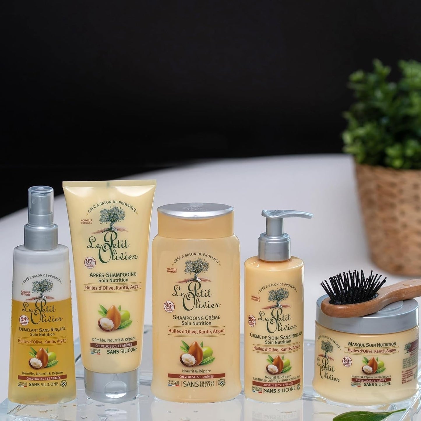 - Affiltrerende spray, pleje, ingen skyl og silikone, oliven, shea & argan olier, udfiltrer, reparerer og nærer - tørt og beskadiget hår - 150 ml håraffiltringsprodukter Naty Shop