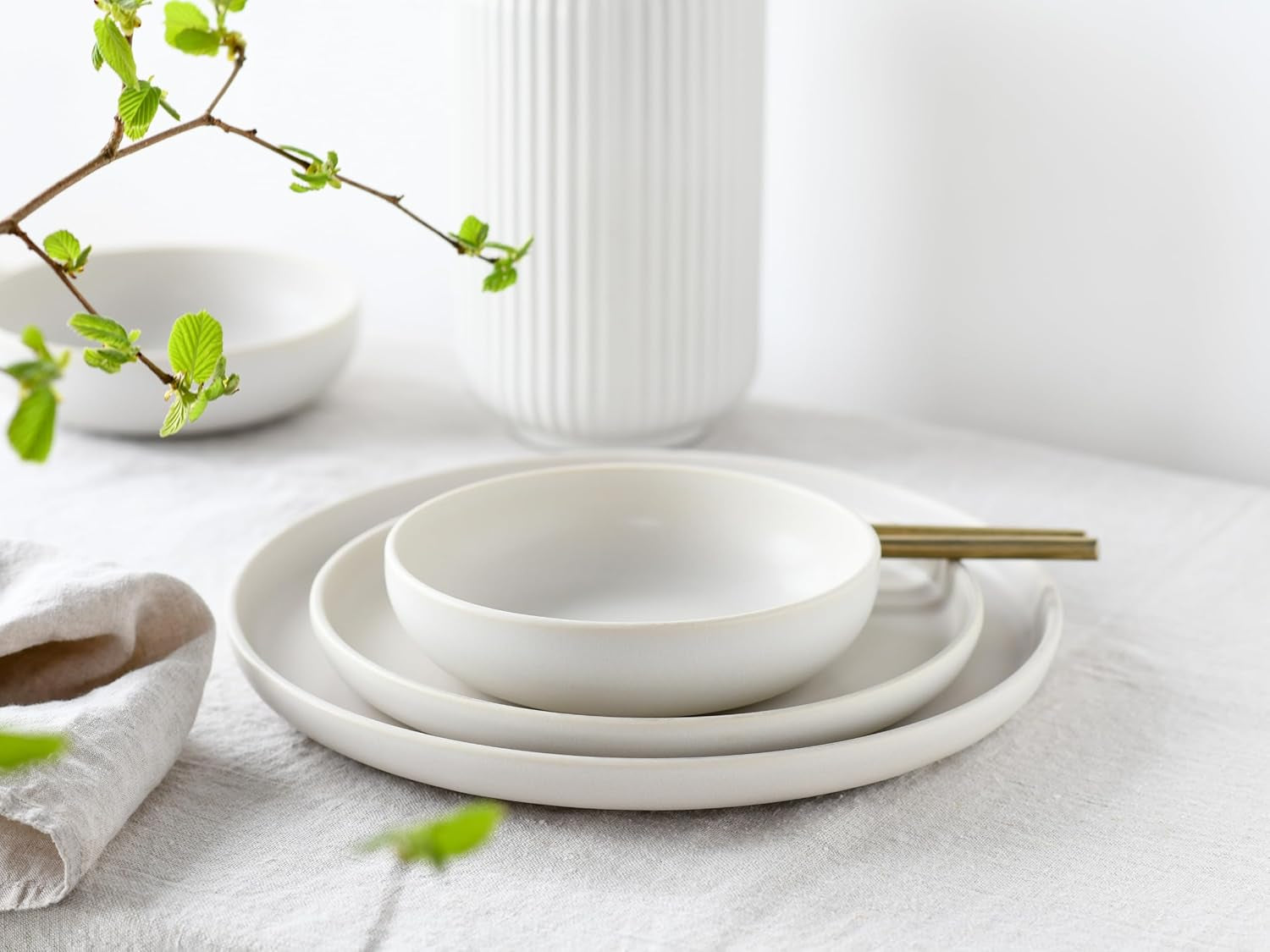 CreaTable, 33065, Uno Series Gul-Hvid 12-delt porcelænssæt, tallerkensæt i porcelæn, Tåler opvaskemaskine og mikroovn, fremstillet i Portugal