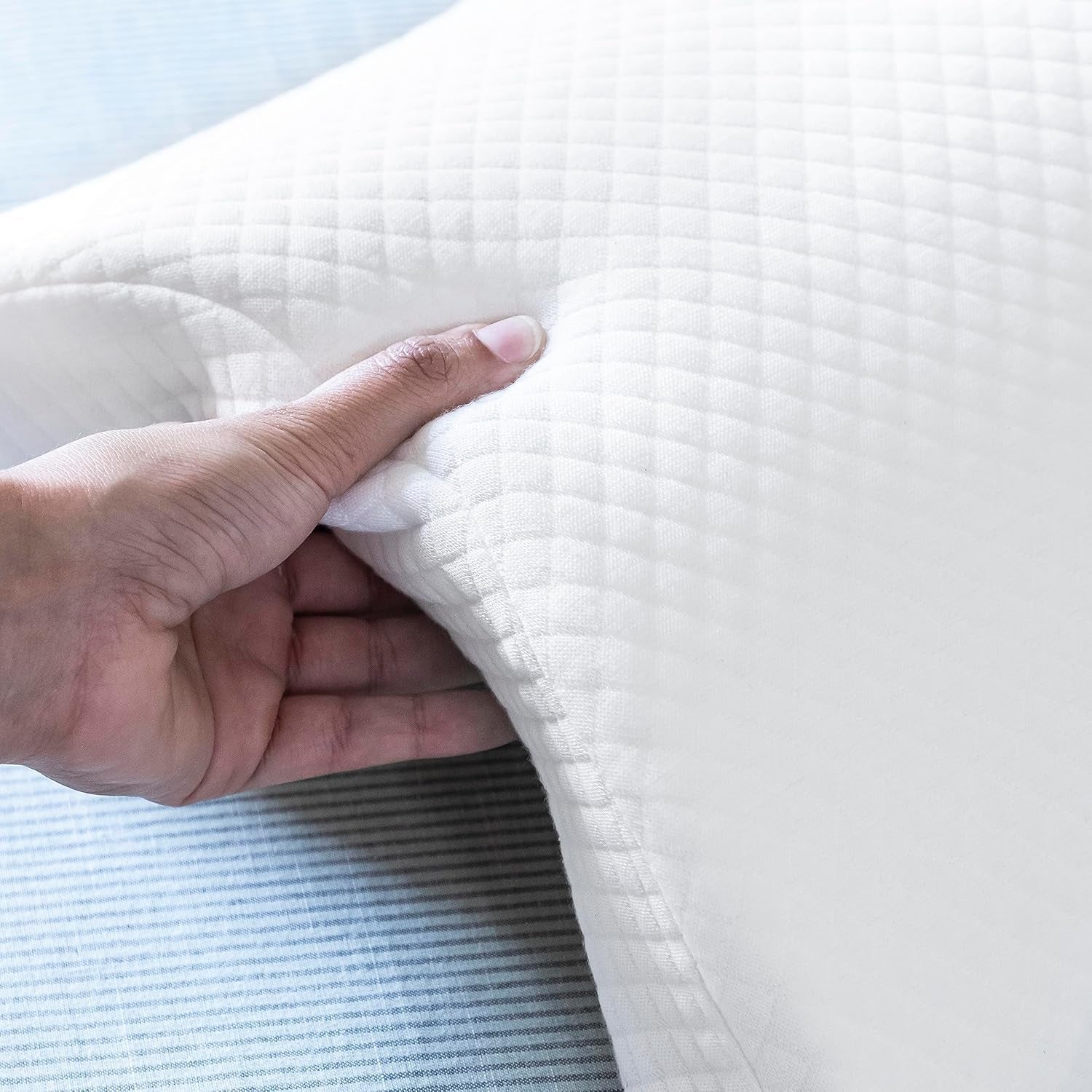 InnovaGoods - Viskoelastisk livmoderhalspude til par, Ergonomisk design til parafslapning, Memory-skum til trykaflastning, Aftageligt betræk, Hvid, 36 x 12,5 x 30,5 cm, Memory-skum