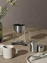 blomus -BASIC- Mat rustfri stålpiske med låg, kapacitet 120 ml, elegant mælkekrus, tåler opvaskemaskine (H/B/H: 8,3 x 6,1 x 5,7 cm, rustfrit stål, 63618)