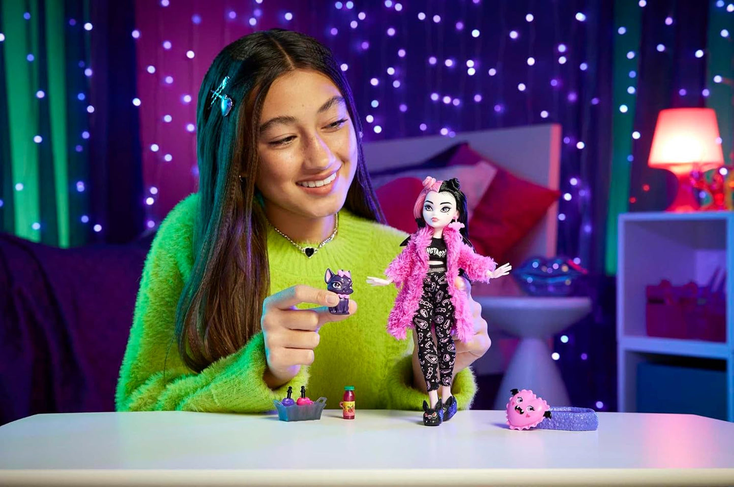 MONSTER HIGH Dukke og pyjamas Festtilbehør Draculaura Bat Count Fabelagtig dukke Pet Creepover Party HPY66 Naty Shop Dolls