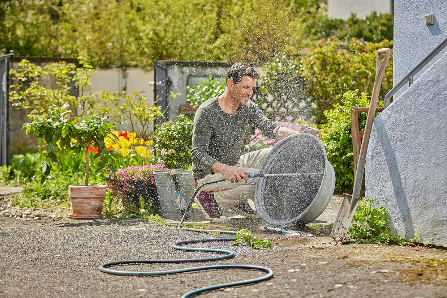 Gardena EcoLine slange 1/2 tomme, 20 m uden systemkomponenter: Bæredygtig haveslange lavet af genbrugsplast, fri for ftalater og forurenende stoffer, stærk grebsfunktion, frost- og UV-bestandig (18930-20)