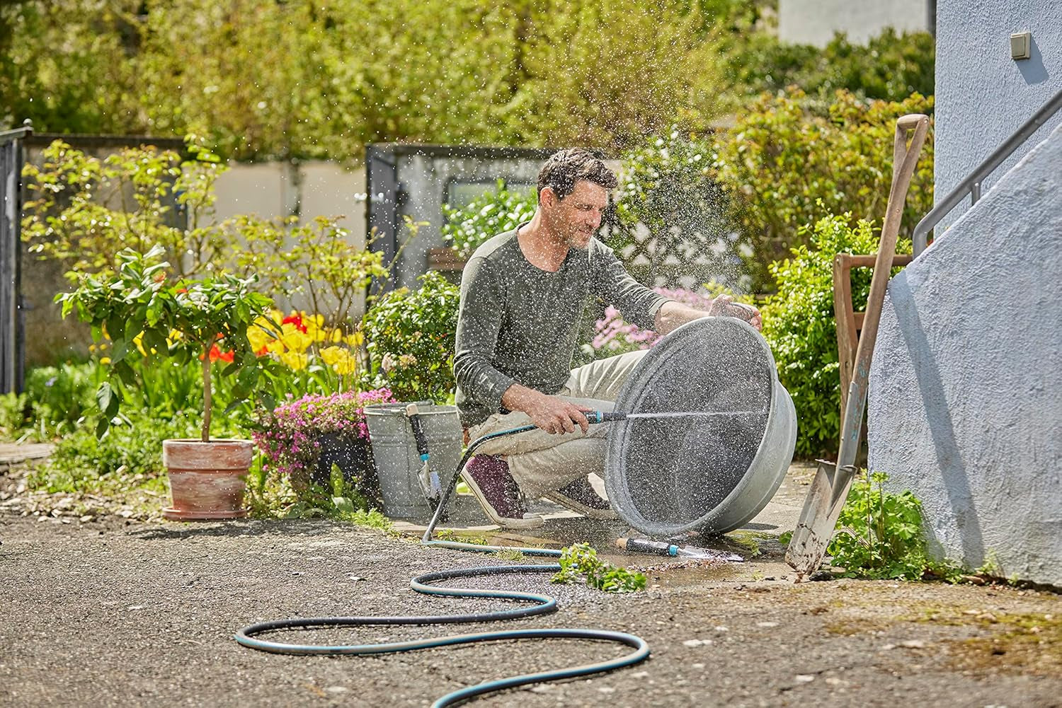 Gardena EcoLine slange 1/2 tomme, 20 m uden systemkomponenter: Bæredygtig haveslange lavet af genbrugsplast, fri for ftalater og forurenende stoffer, stærk grebsfunktion, frost- og UV-bestandig (18930-20)