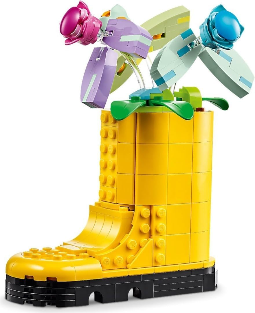 LEGO Creator 3I1 blomstersprinklersæt, dekoration til børneværelset, byg en sprinkler med en buket blomster, gummistøvler eller 2 legetøjsfugle, kreativ gave til piger og drenge 8 år gamle 31149 byggesæt Besuche den LEGO-Store