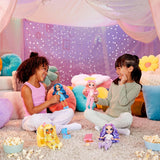 Rainbow High Junior High PJ Party Doll - Violet - 22 cm med blød jumpsuit, hjemmesko og legetilbehør - Børnelegetøj - Ideel til 4-12 år