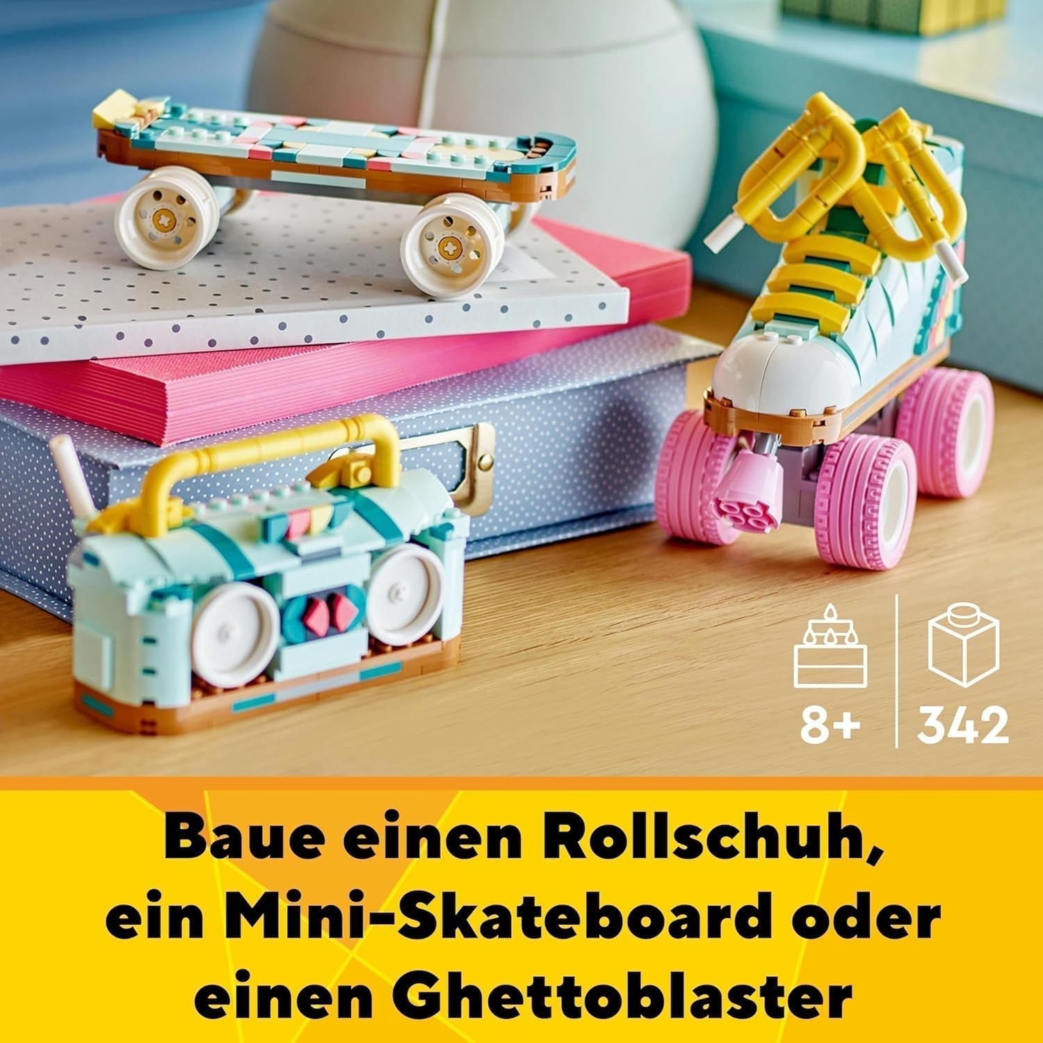 LEGO Creator 3In1 Rulleskøjtetøj til piger og drenge med miniskateboard og bomkasse, retro soveværelsesindretning, fødselsdagsgave til 8 år 31148 Byggesæt Besuche den LEGO-Store